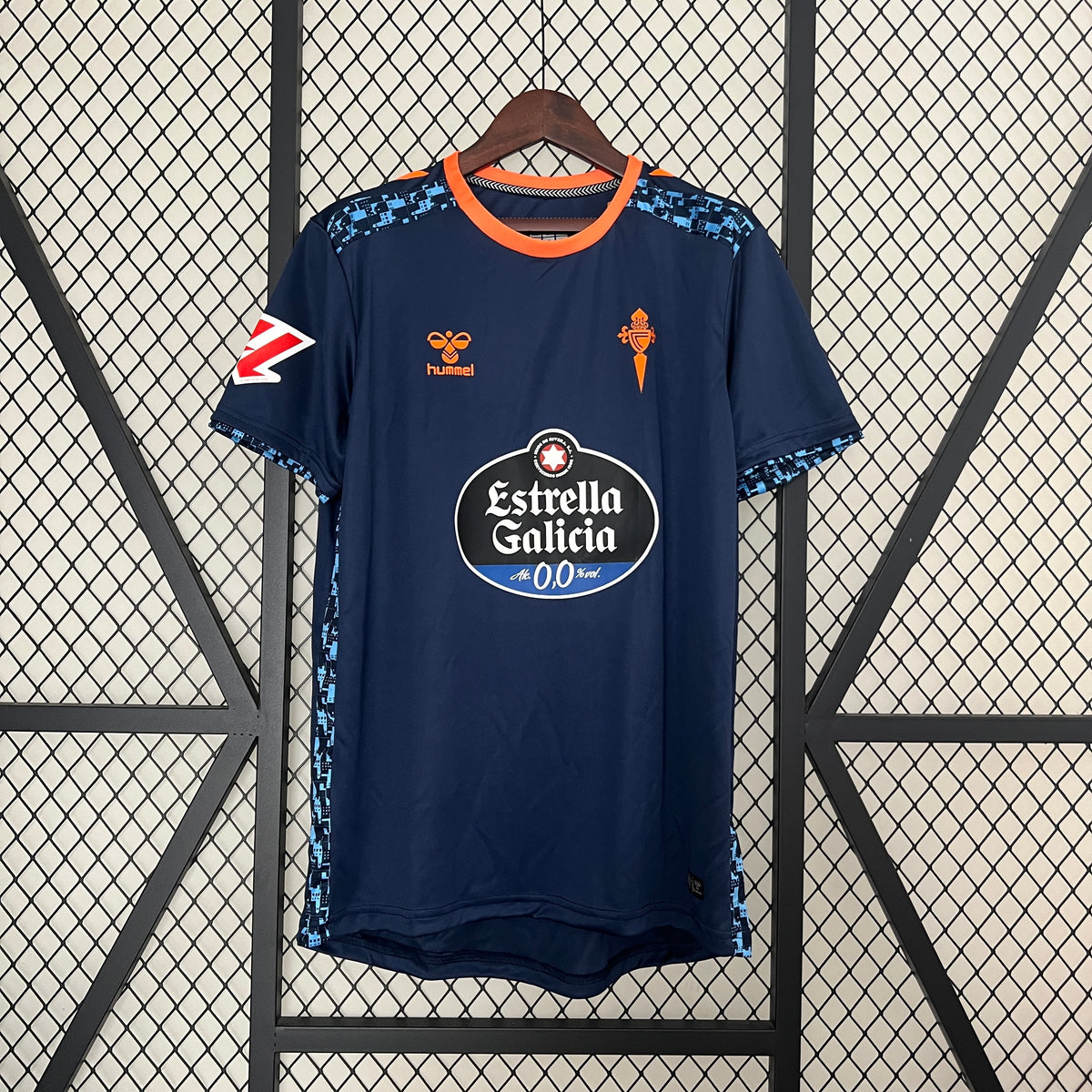 Celta de Vigo 24-25 Away detail