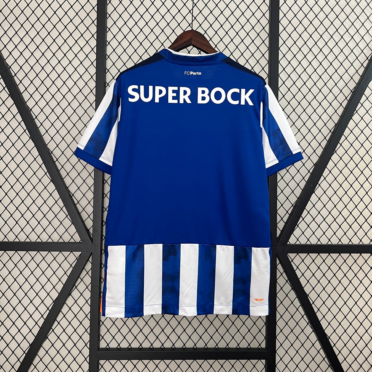 24-25 Porto home