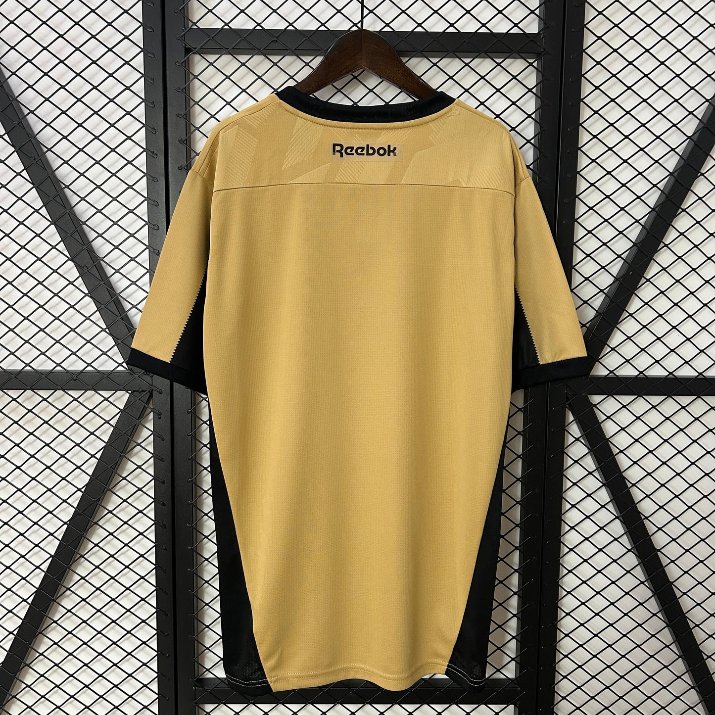 24-25 Botafogo goalkeeper gold
