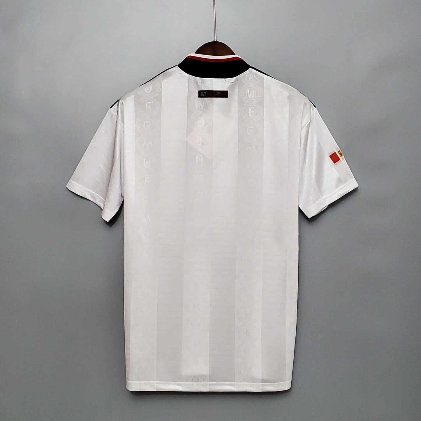 Retro 97-98 M-U away detail