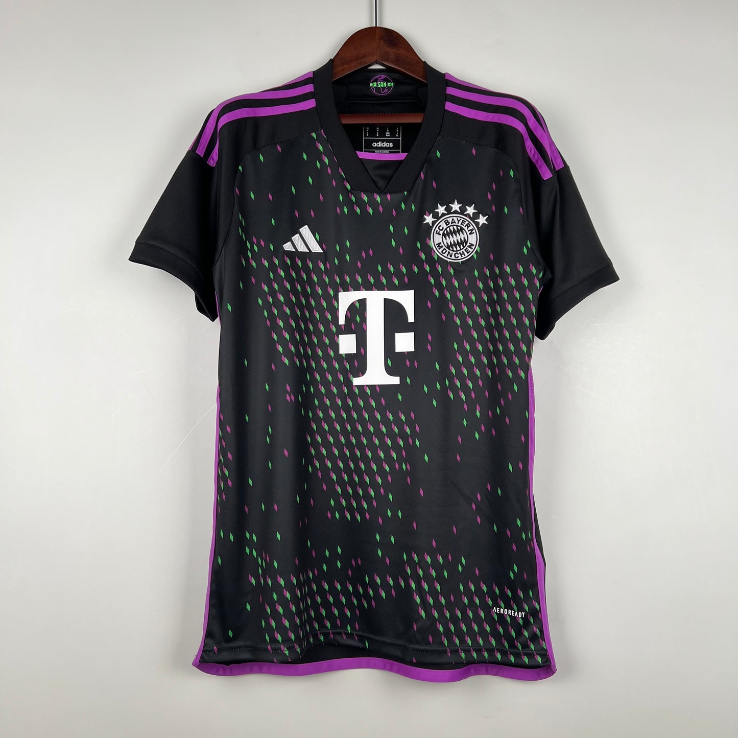 23-24 Bayern Munich Away detail