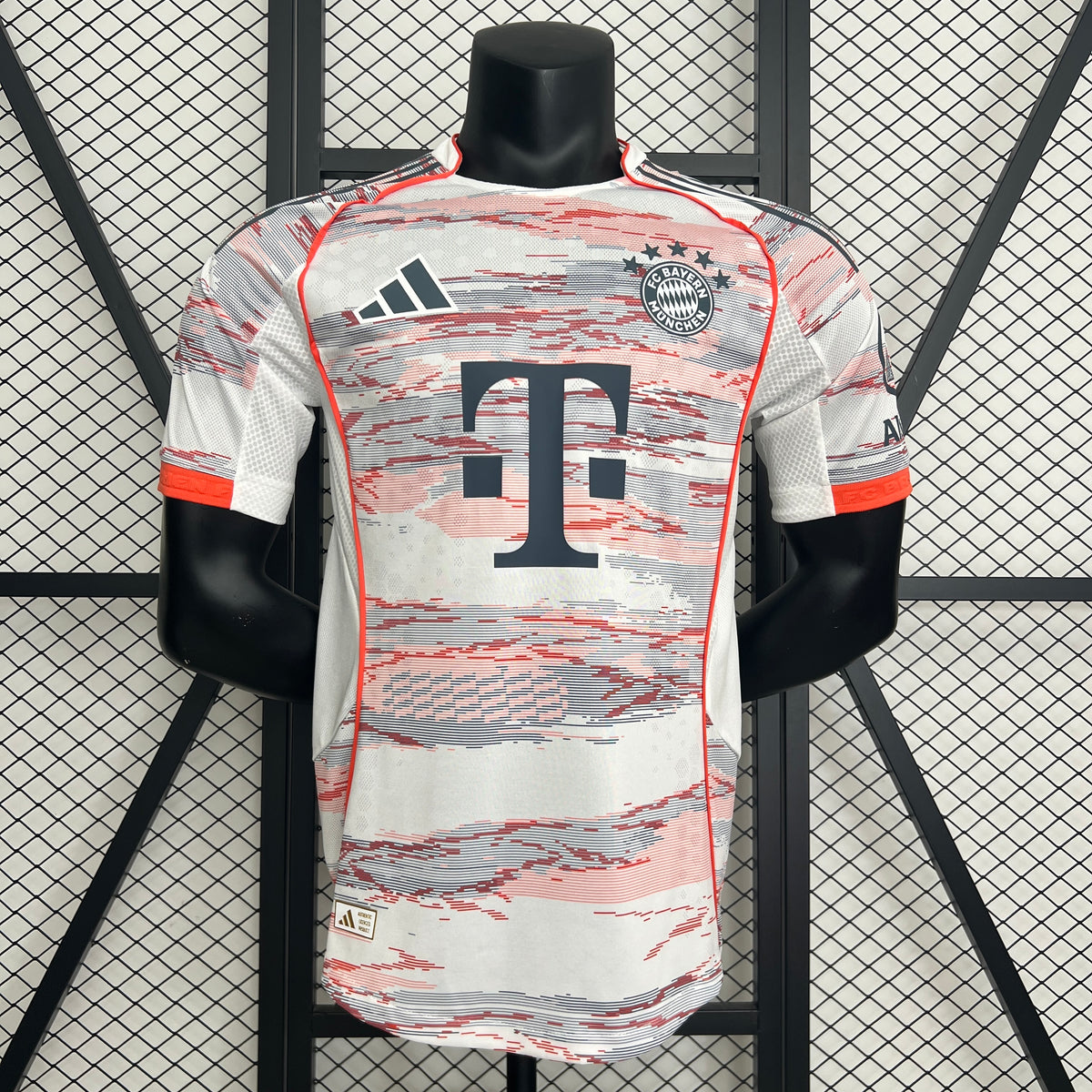 25-26 Player Bayern Munich Away detail