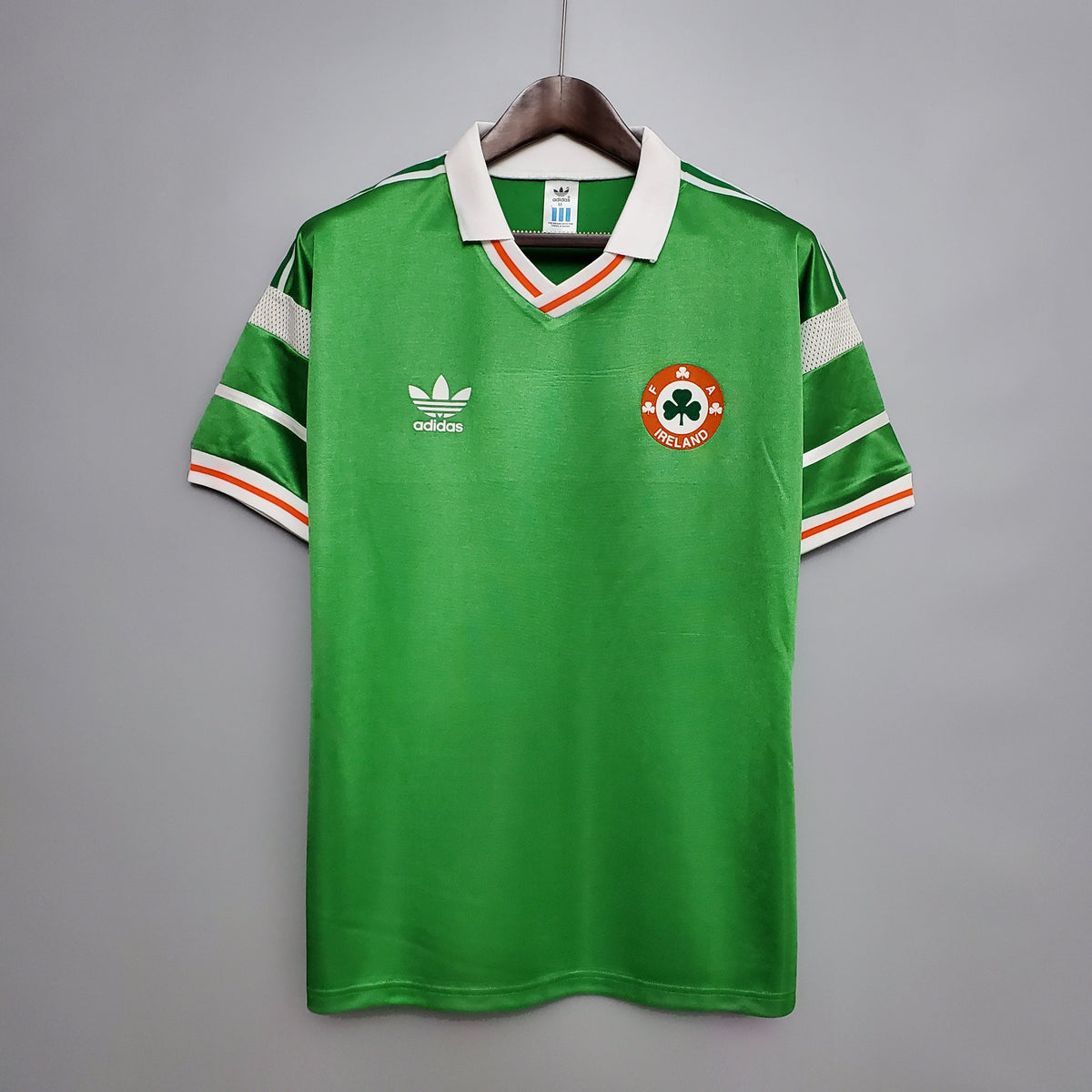 Retro 1988 Ireland home detail
