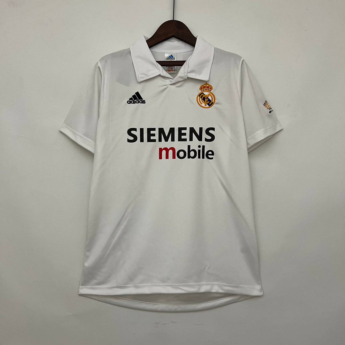 Retro Real Madrid 02-03 Home detail