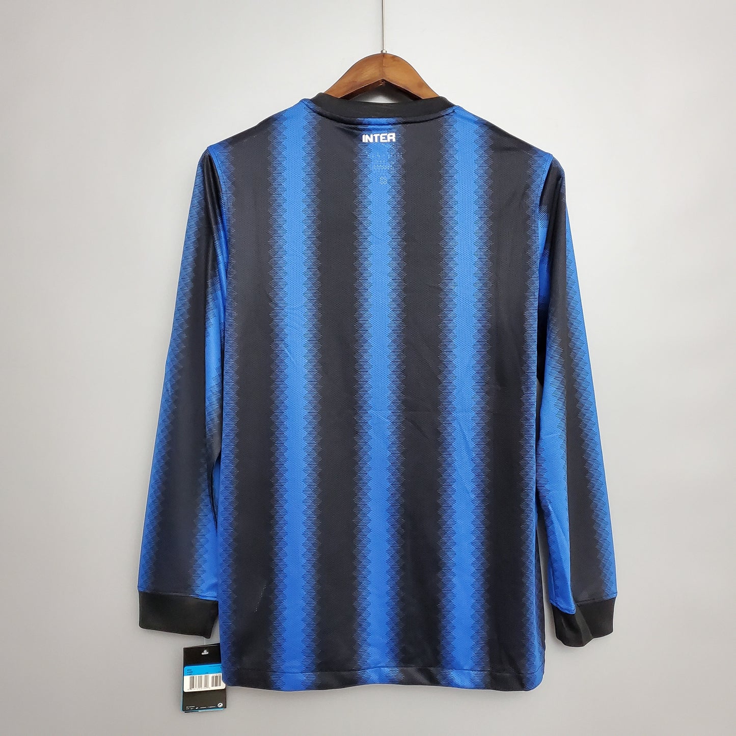 Retro long-sleeved 10-11 Inter Milan home detail