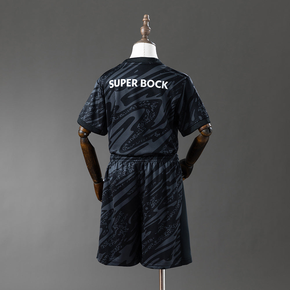 25-26 Sporting Lisbon Goalkeeper Black detail