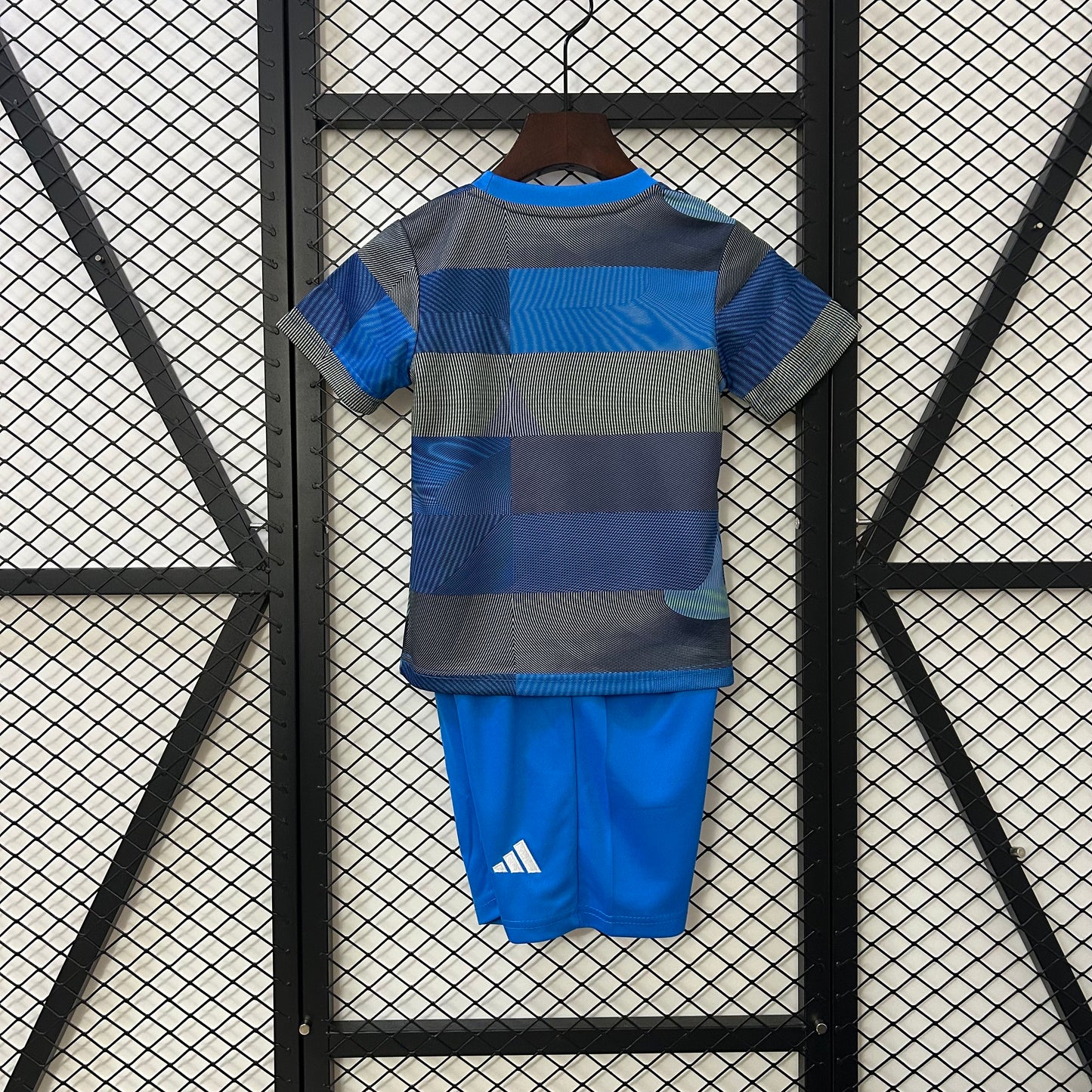 25-26 kids Real Madrid training uniform 16-28 detail
