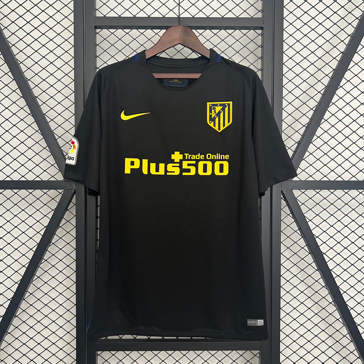 Retro Atletico Madrid 16-17 Away