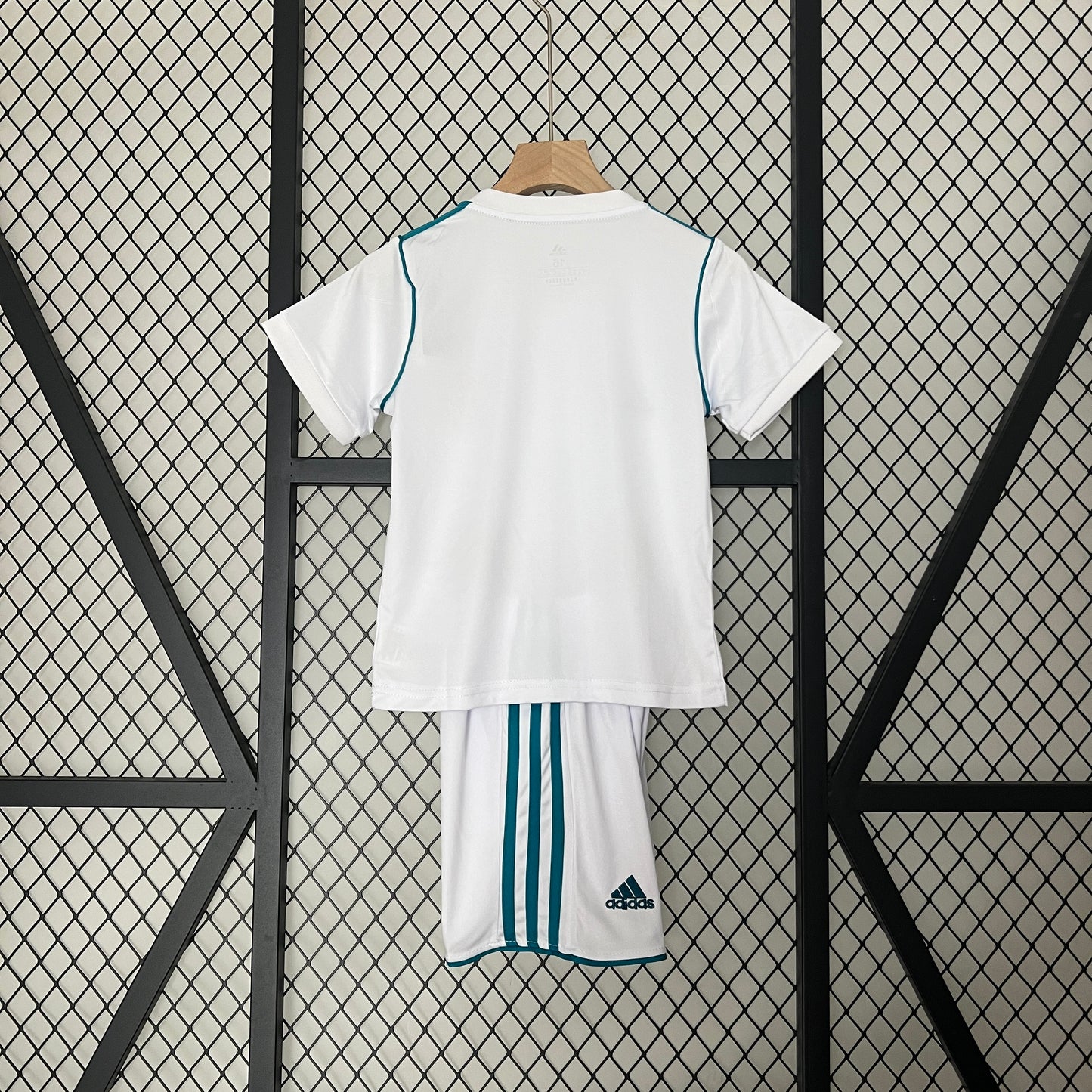 kids Real Madrid 17-18 home detail
