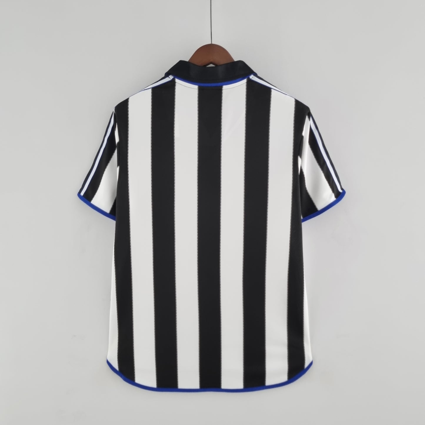 Retro 00-01 Newcastle United home detail