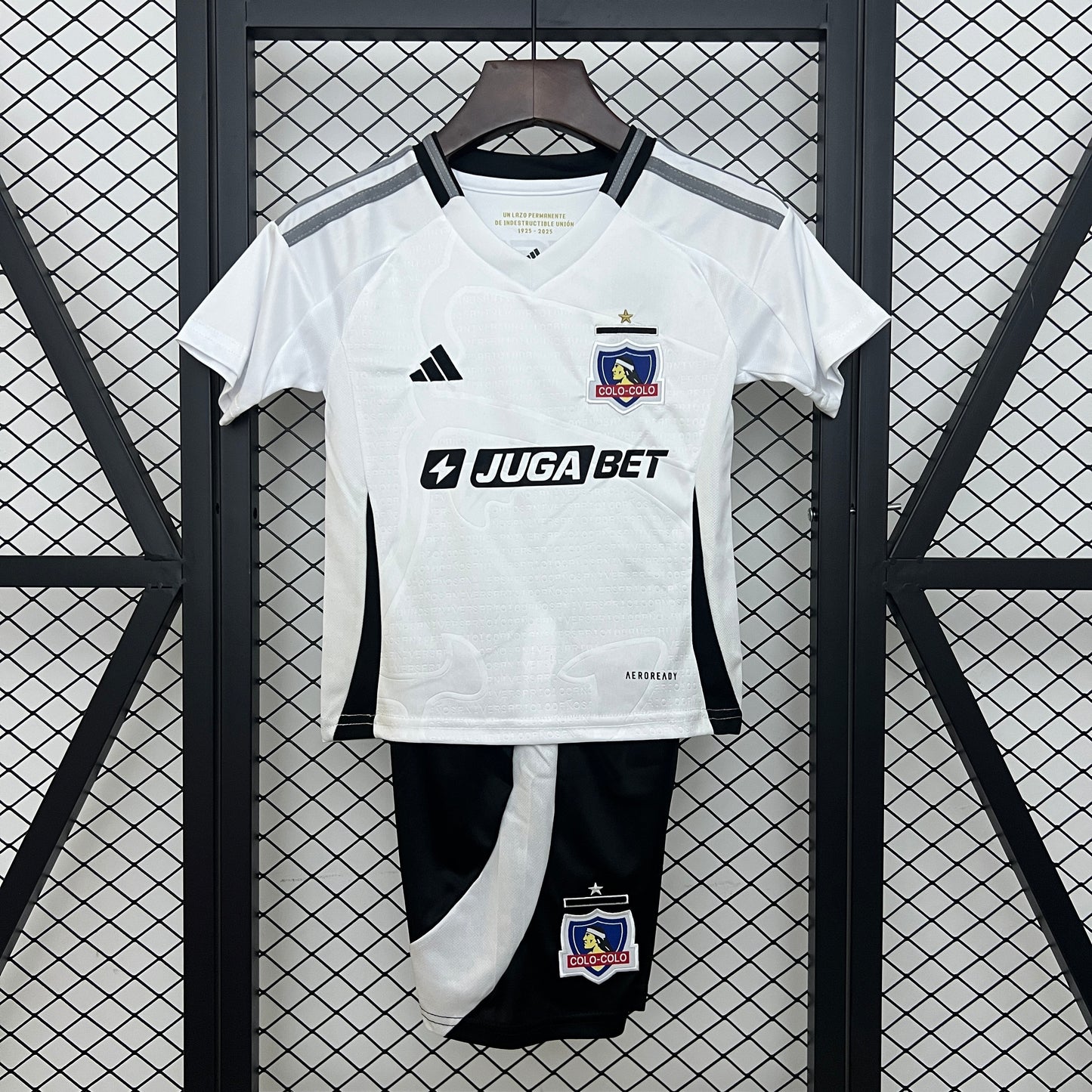 25-26 kids Colo Colo home detail