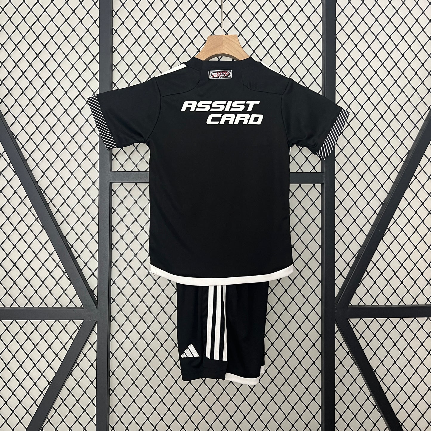 24-25 kids Colo Colo away detail