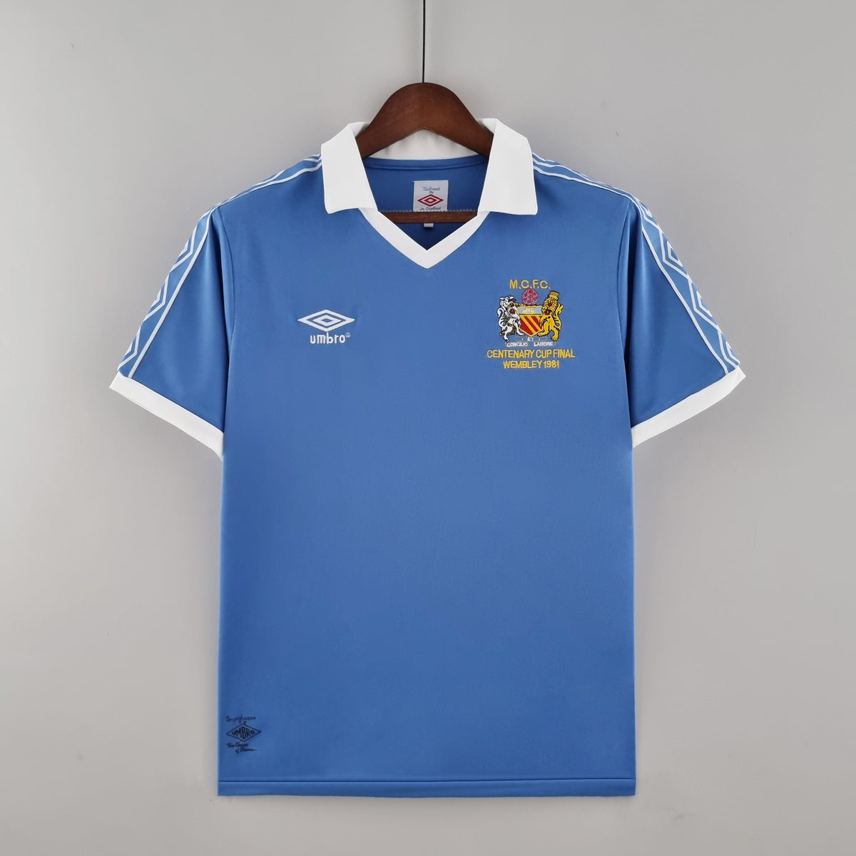 Retro Manchester City 81-82 home detail