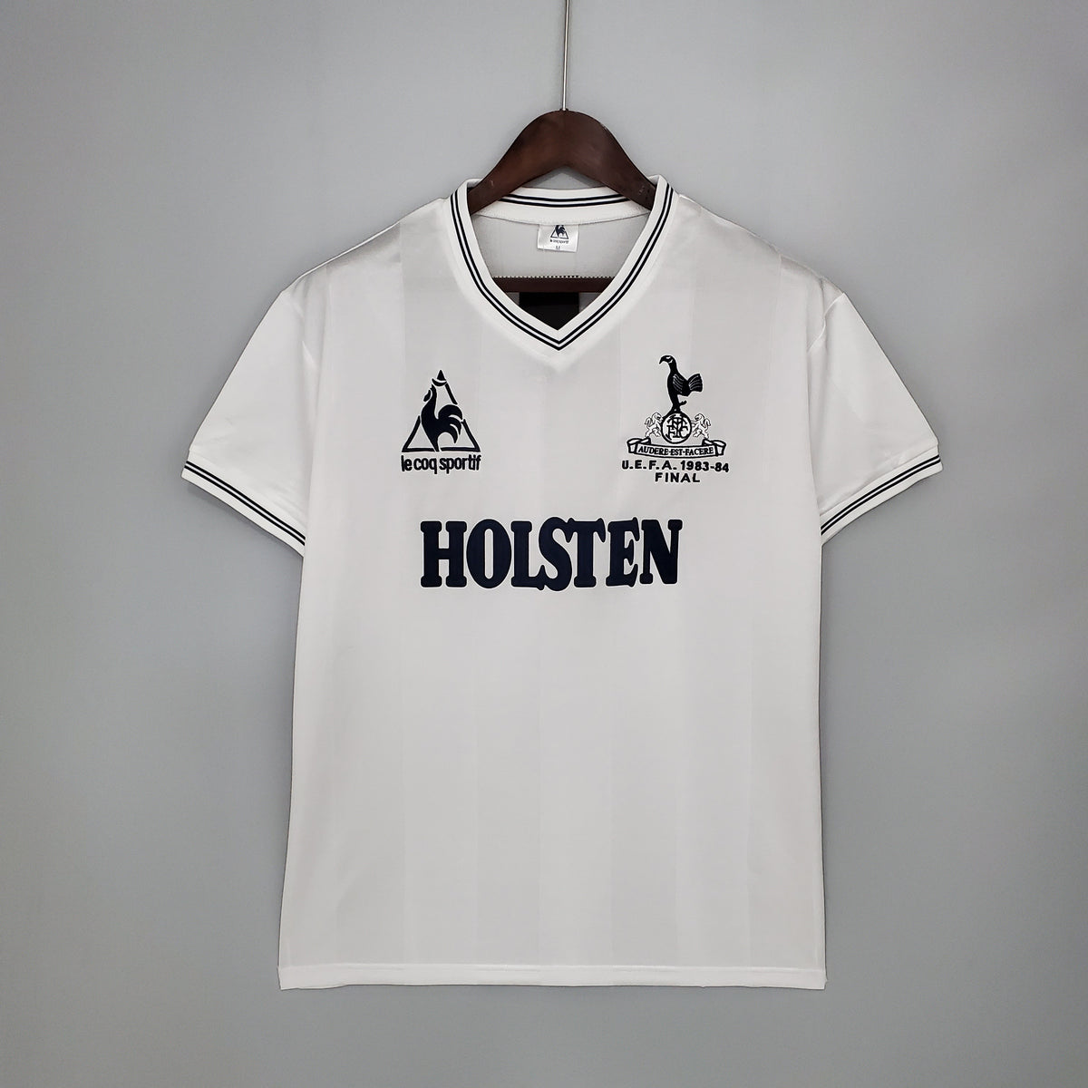 Retro 83-84 Tottenham home detail