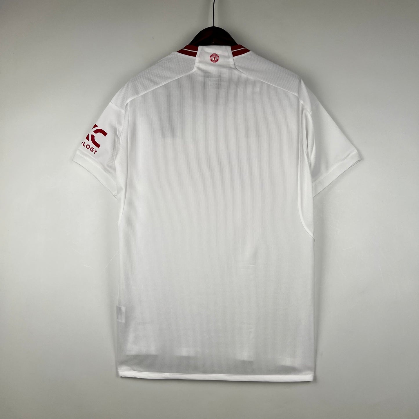 23-24 M-U third away