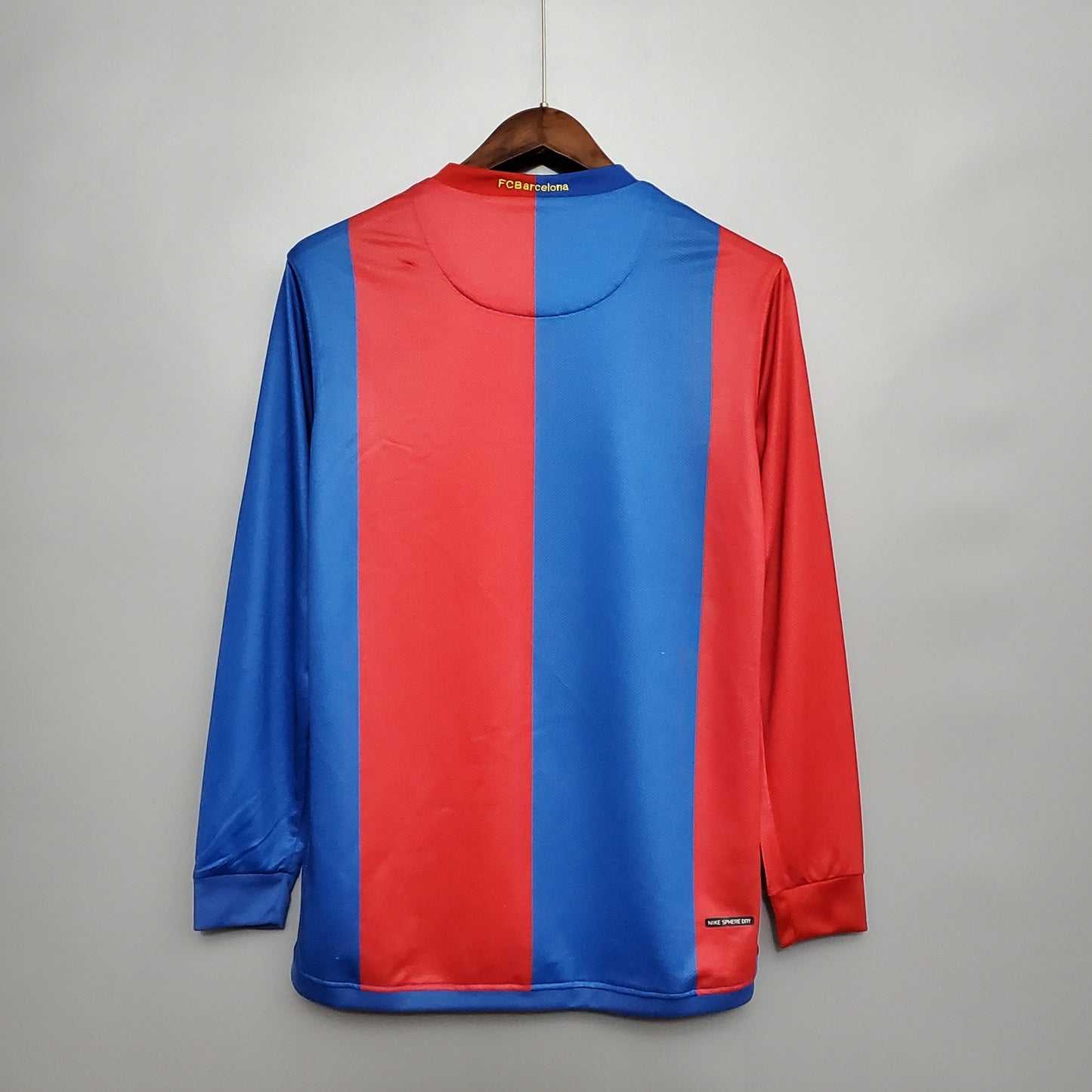Retro Barcelona 06-07 Long sleeve home detail