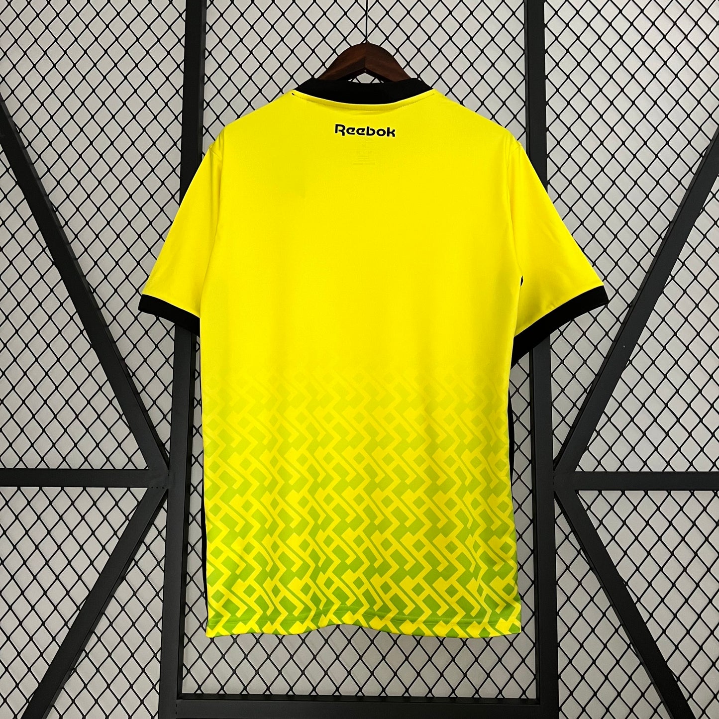 23-24 Goalkeeper Botafogo Yellow detail