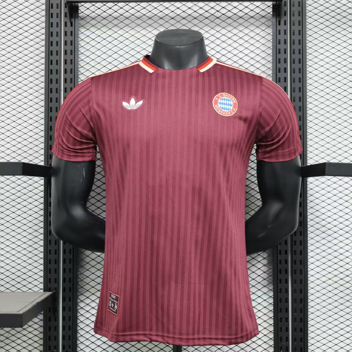 25-26 Players Bayern Munich 125th Anniversary detail