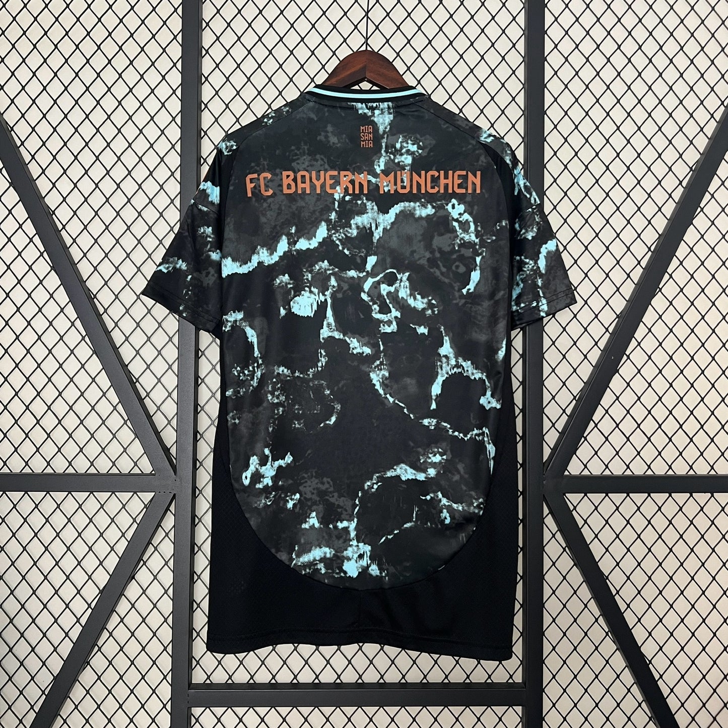 24-25 Bayern Munich Away