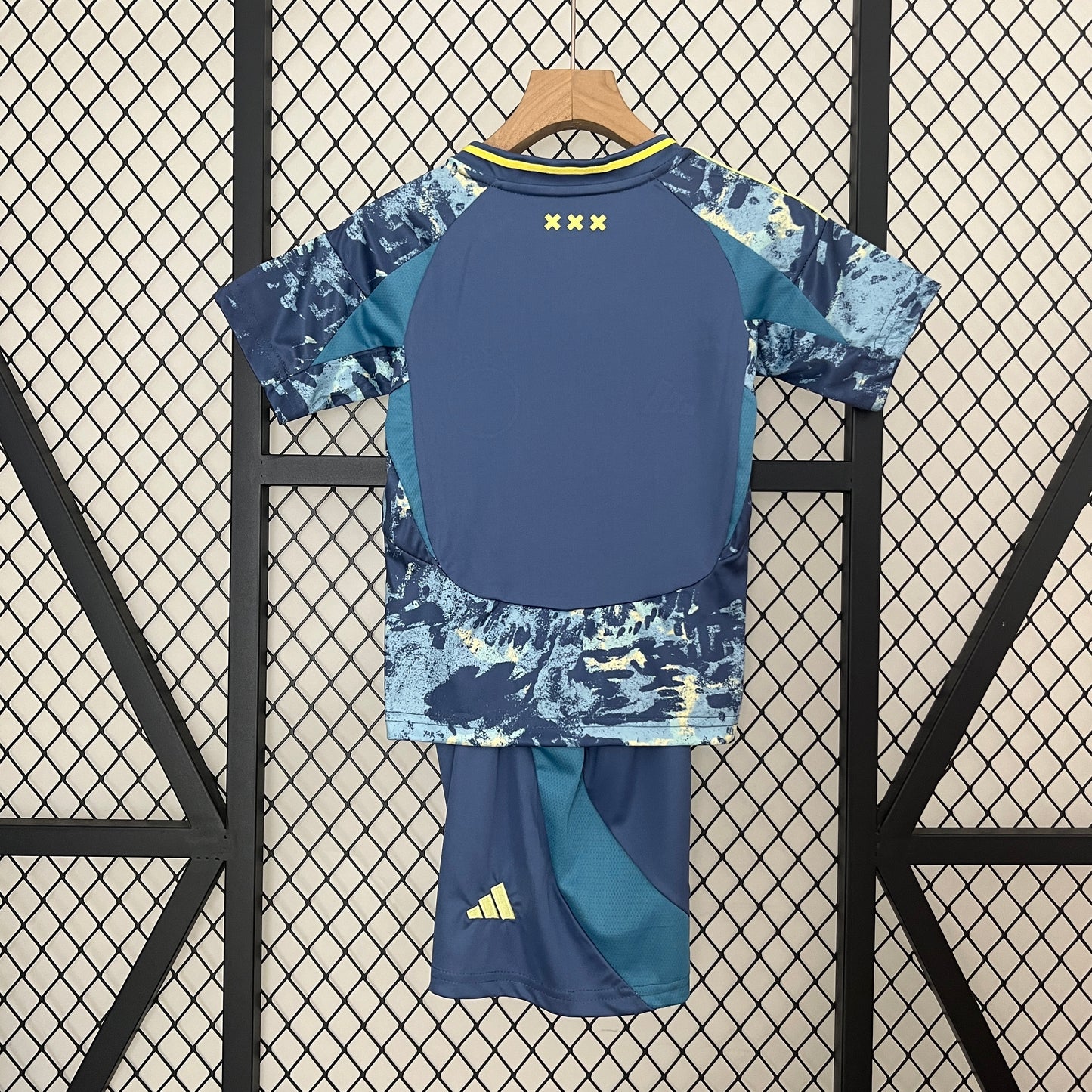 24-25 Kids Ajax away detail
