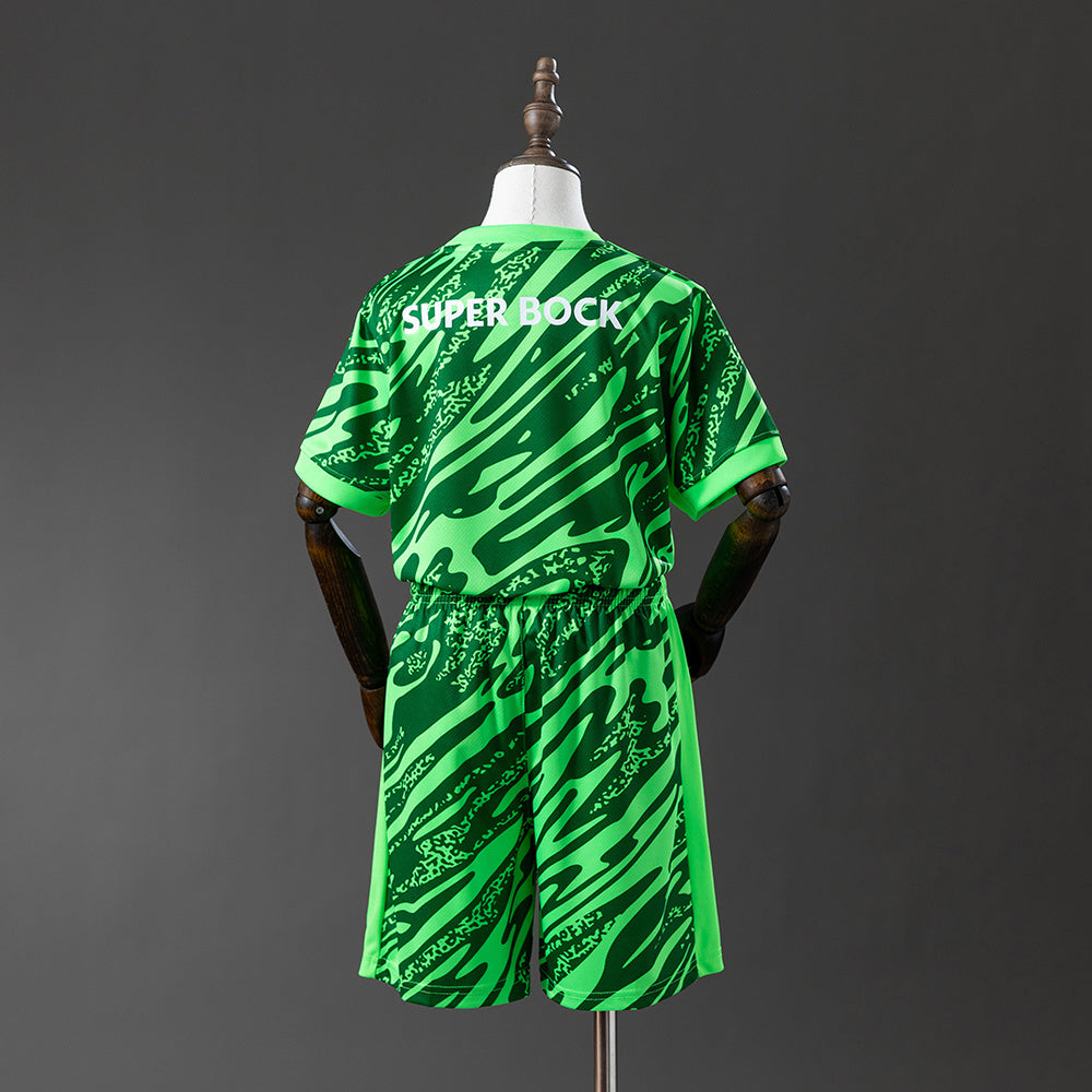 25-26 Sporting Lisbon Goalkeeper Green detail