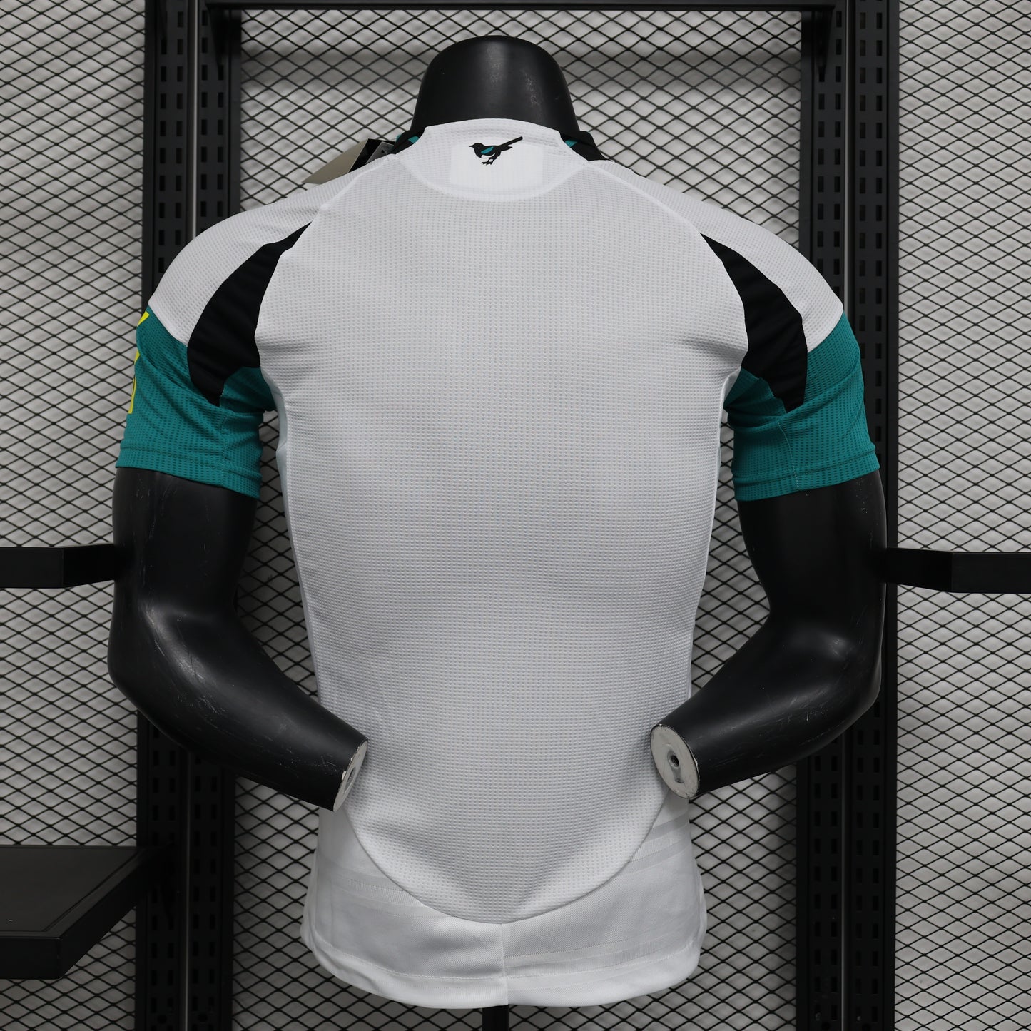 24-25 Player Newcastle United Third Away detail