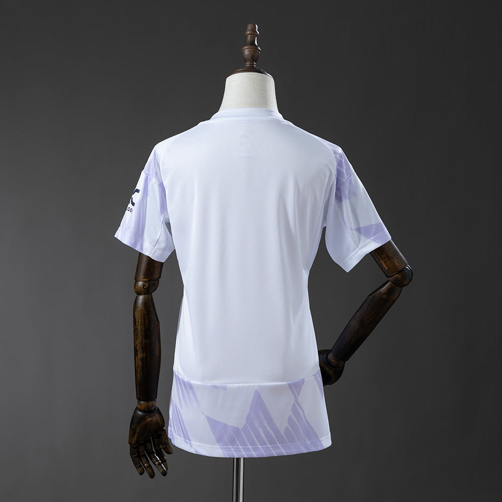 M-U 25-26 Away Women's Jersey detail