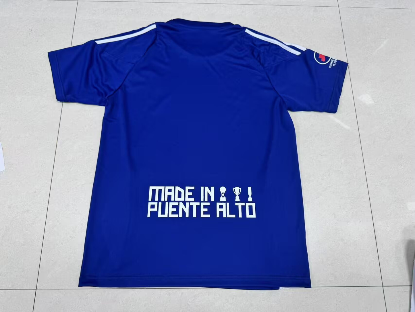 25-26 University of Chile Training Jersey detail
