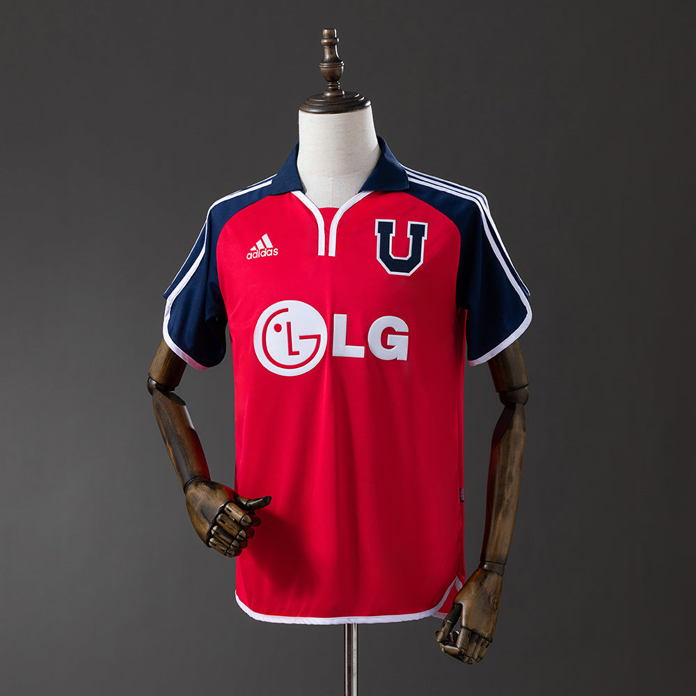 Retro University of Chile 01-02 Away detail