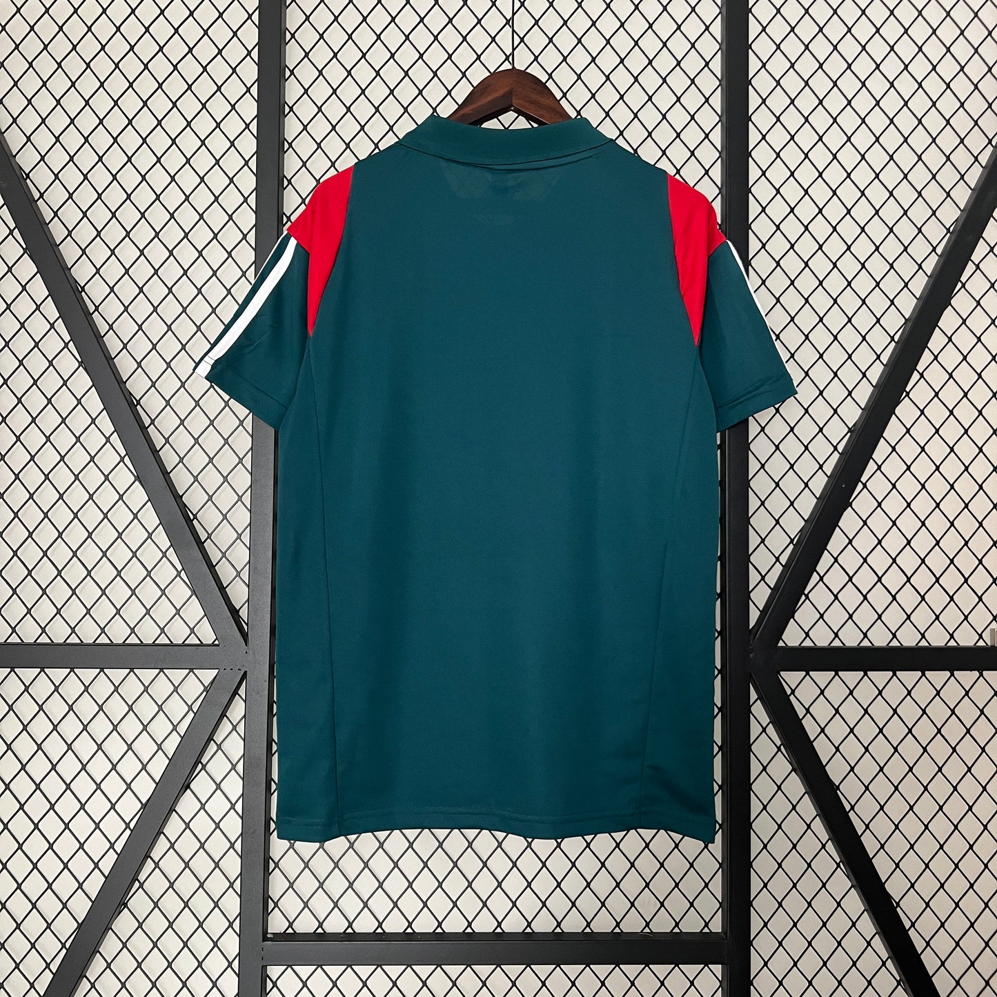 24-25 polo Cruzeiro detail
