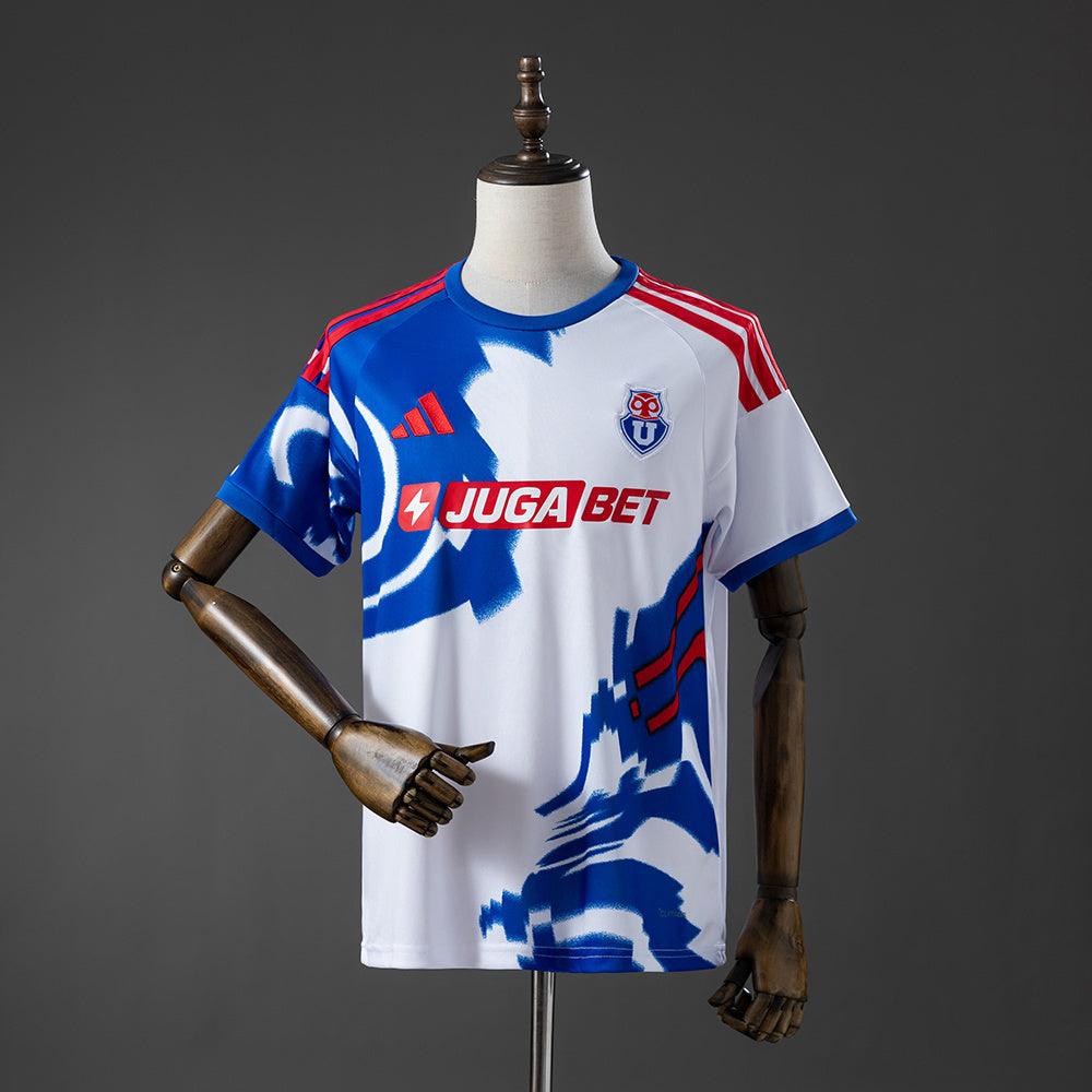 Universidad de Chile 26-27 Away Jersey detail