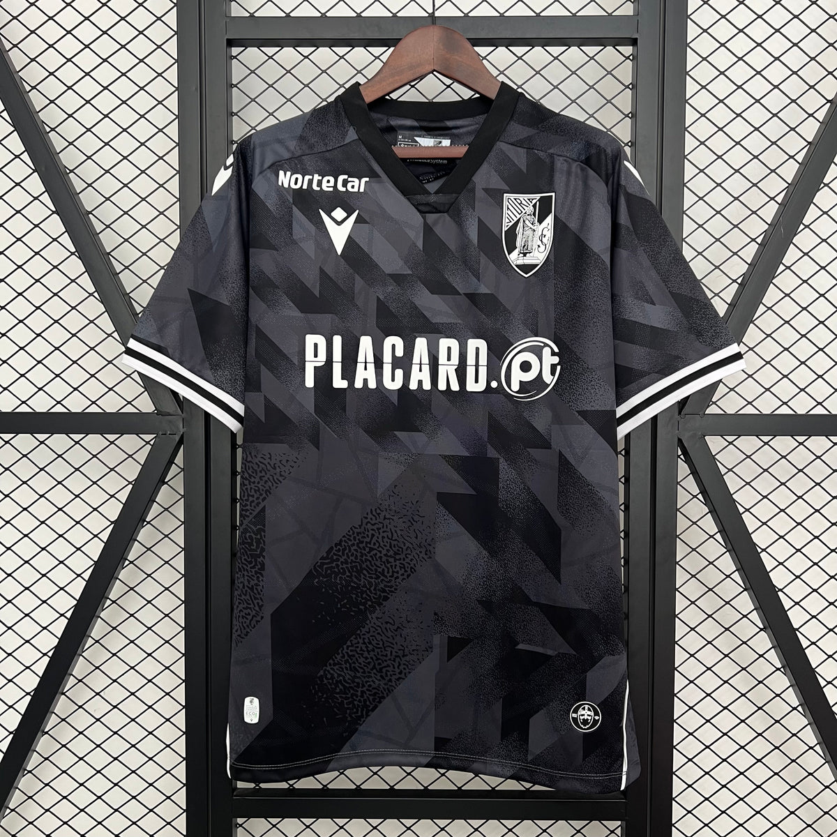 25-26 Guimarães away