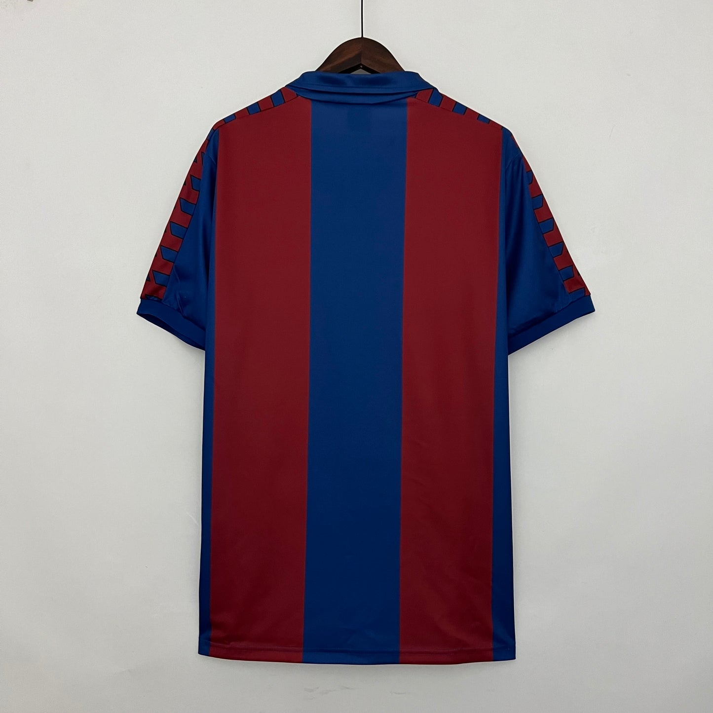Retro Barcelona 80-82 Home detail