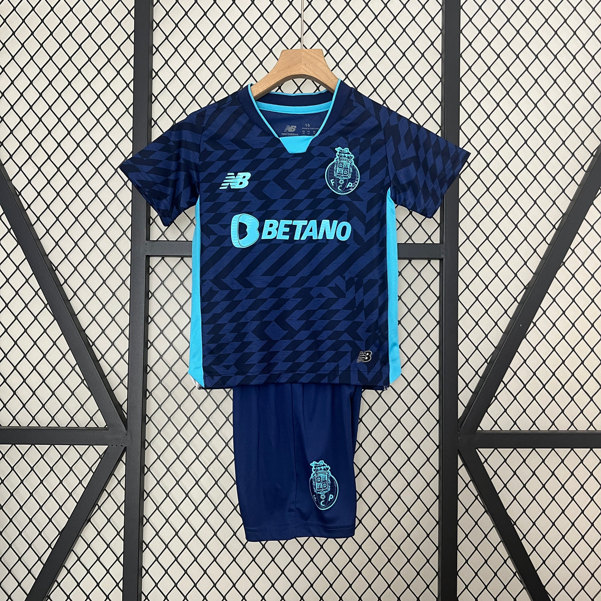 24-25 Kids Porto Third away detail