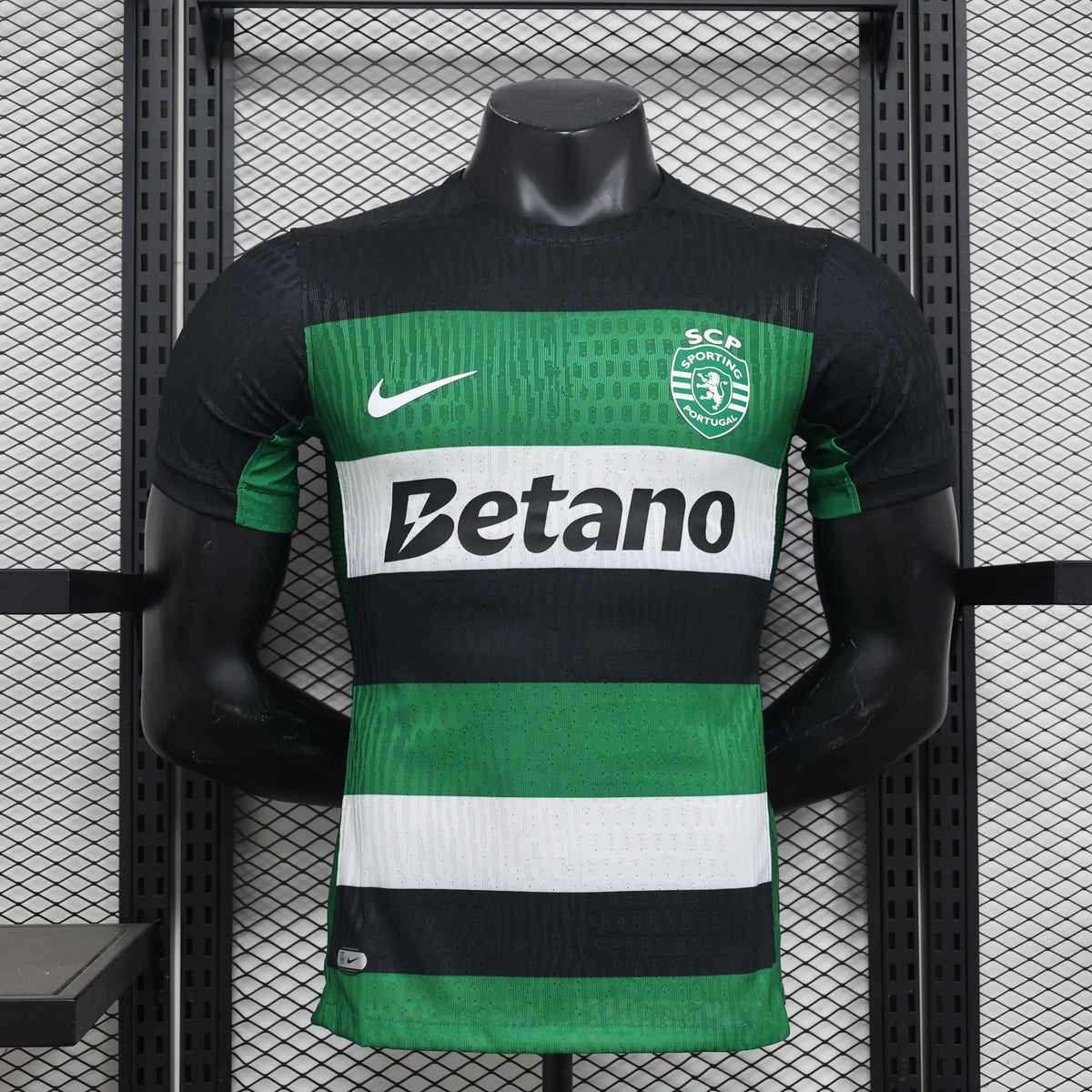 24-25 Player Sporting Lisbon Home detail