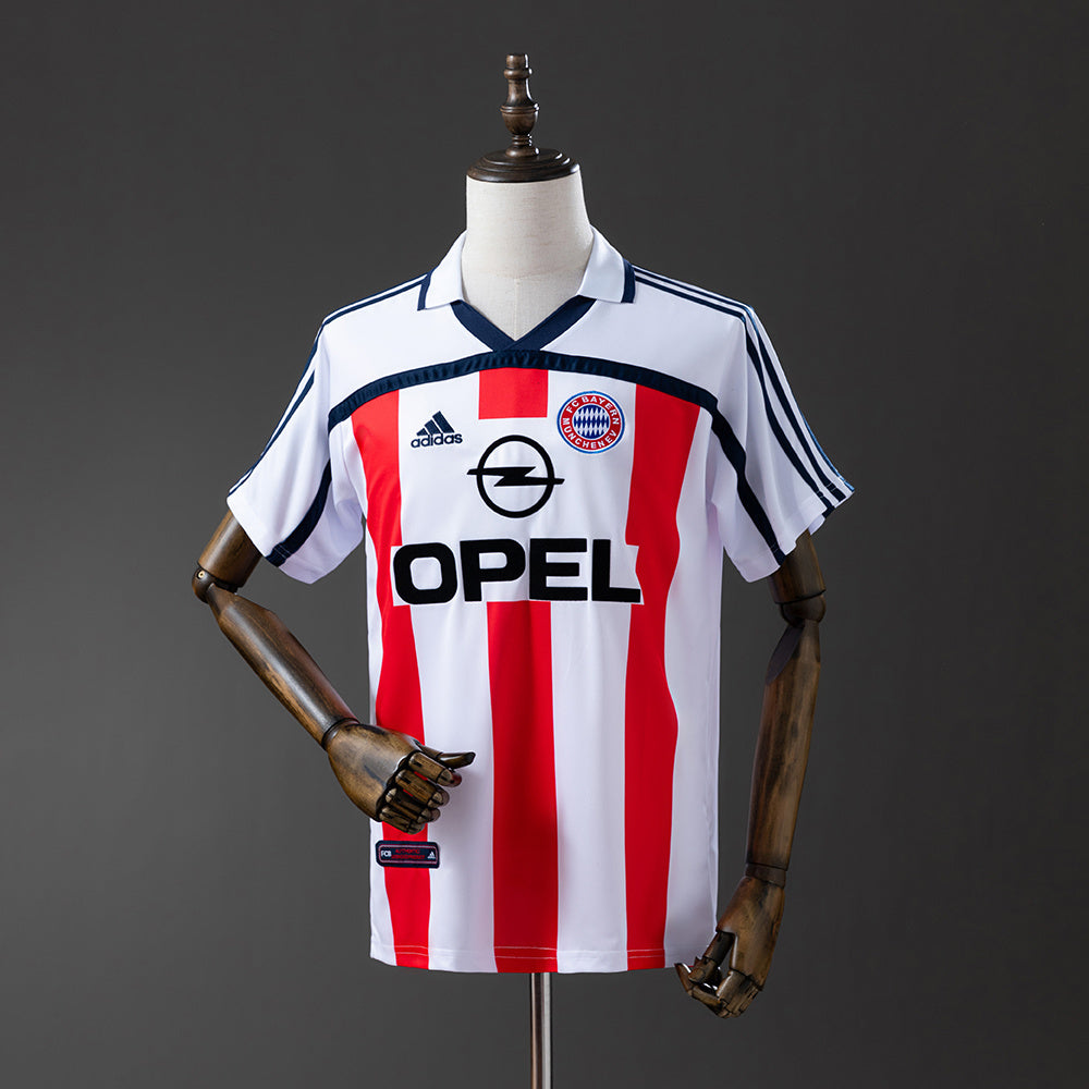 Retro 00-02 Bayern Munich away detail