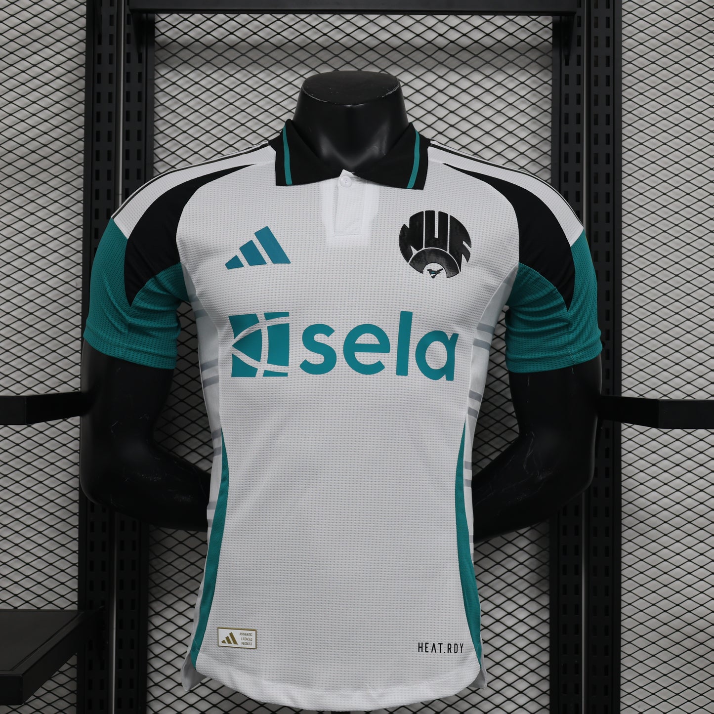 24-25 Player Newcastle United Third Away