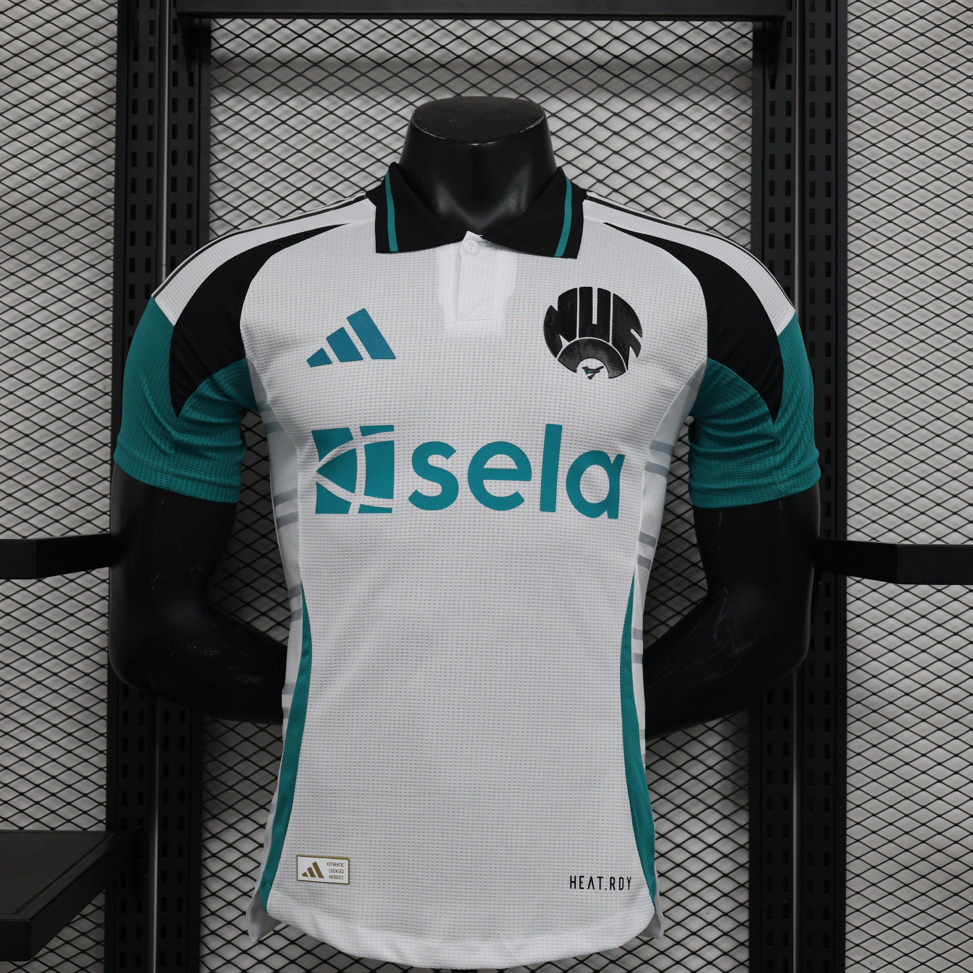 24-25 Player Newcastle United Third Away