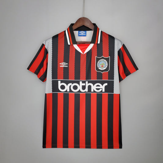 Retro 94-96 Manchester City away detail