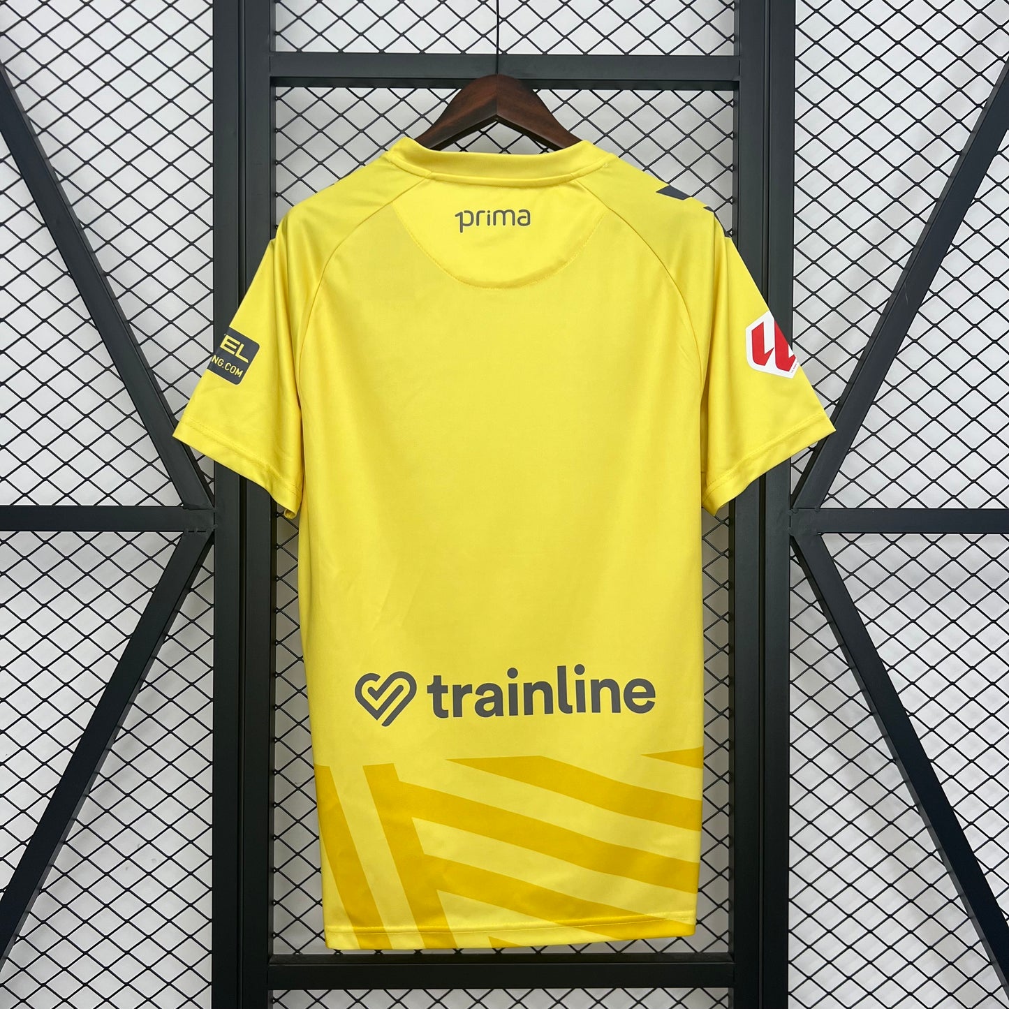 25-26 Real Betis Goalkeeper Yellow detail