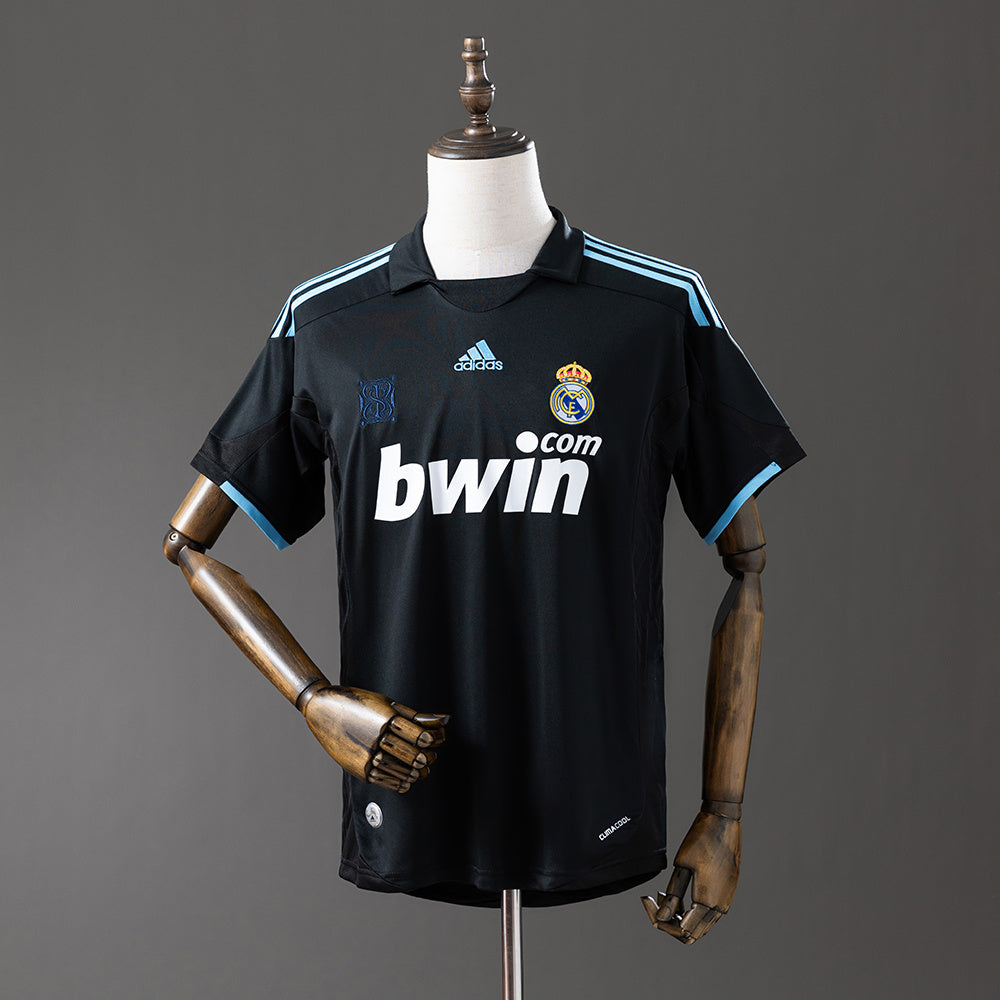 Retro Real Madrid 09-10 away detail