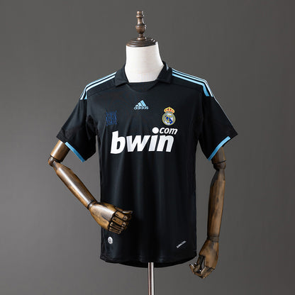 Retro Real Madrid 09-10 away detail