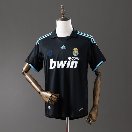 Retro Real Madrid 09-10 away detail