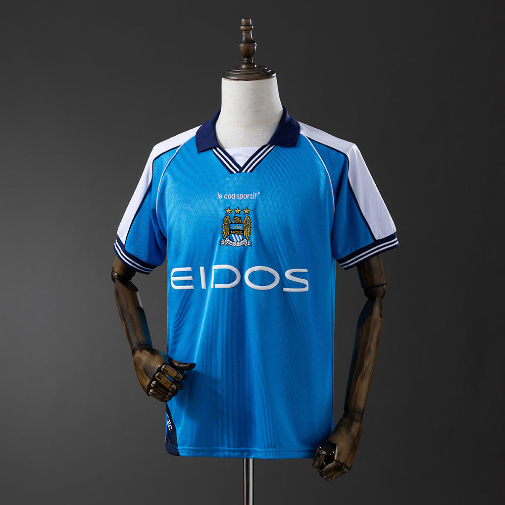 Retro Manchester City 99-01 home detail
