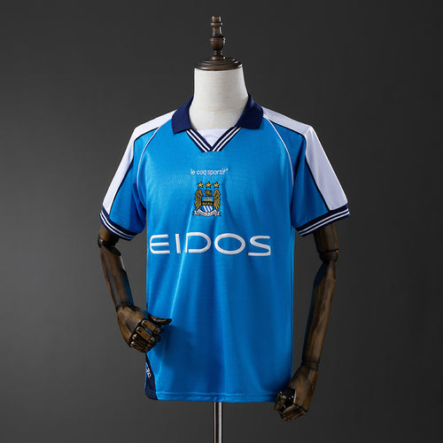 Retro Manchester City 99-01 home detail