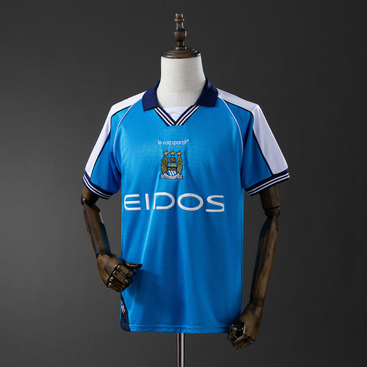 Retro Manchester City 99-01 home detail