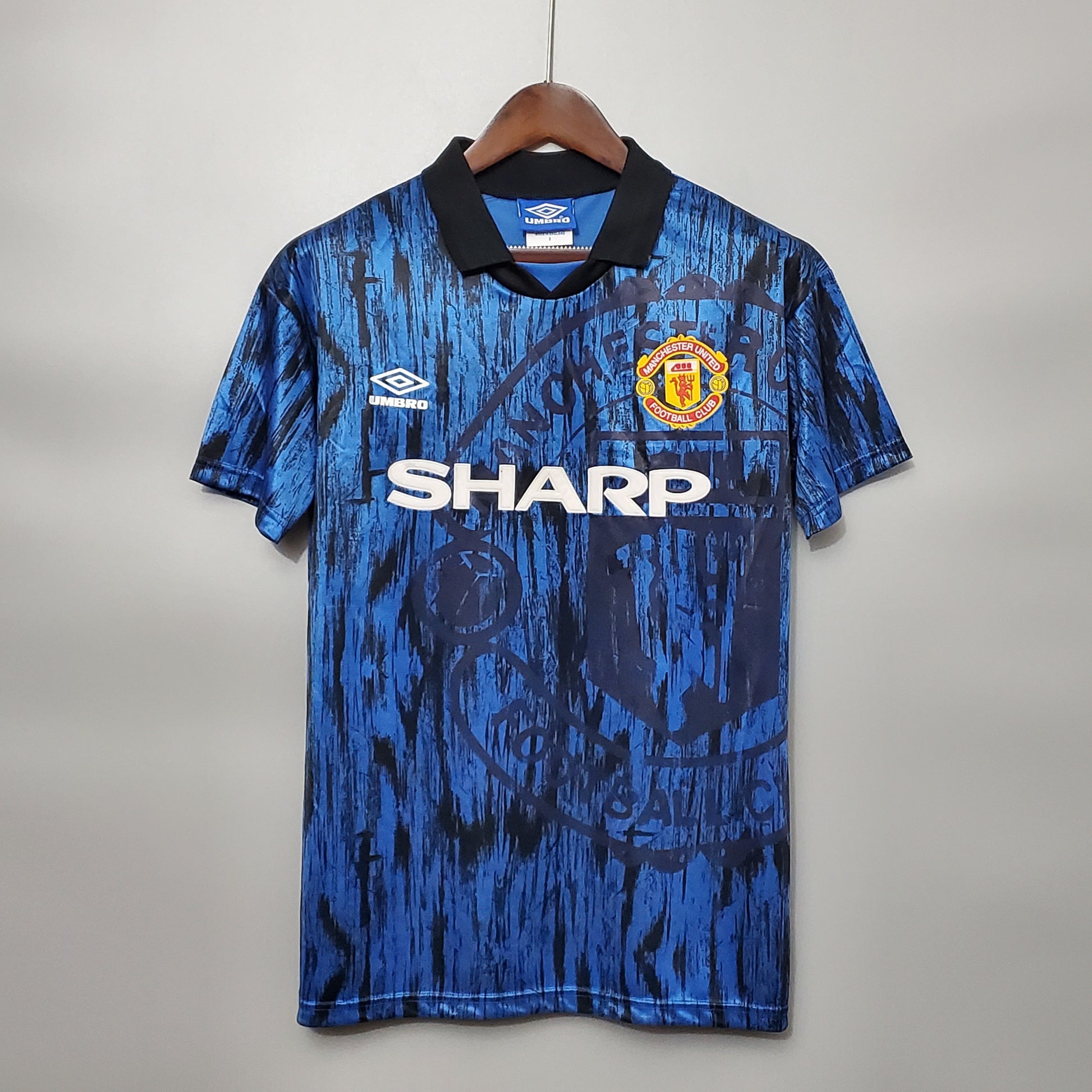 Retro 92-93 M-U in the  away detail