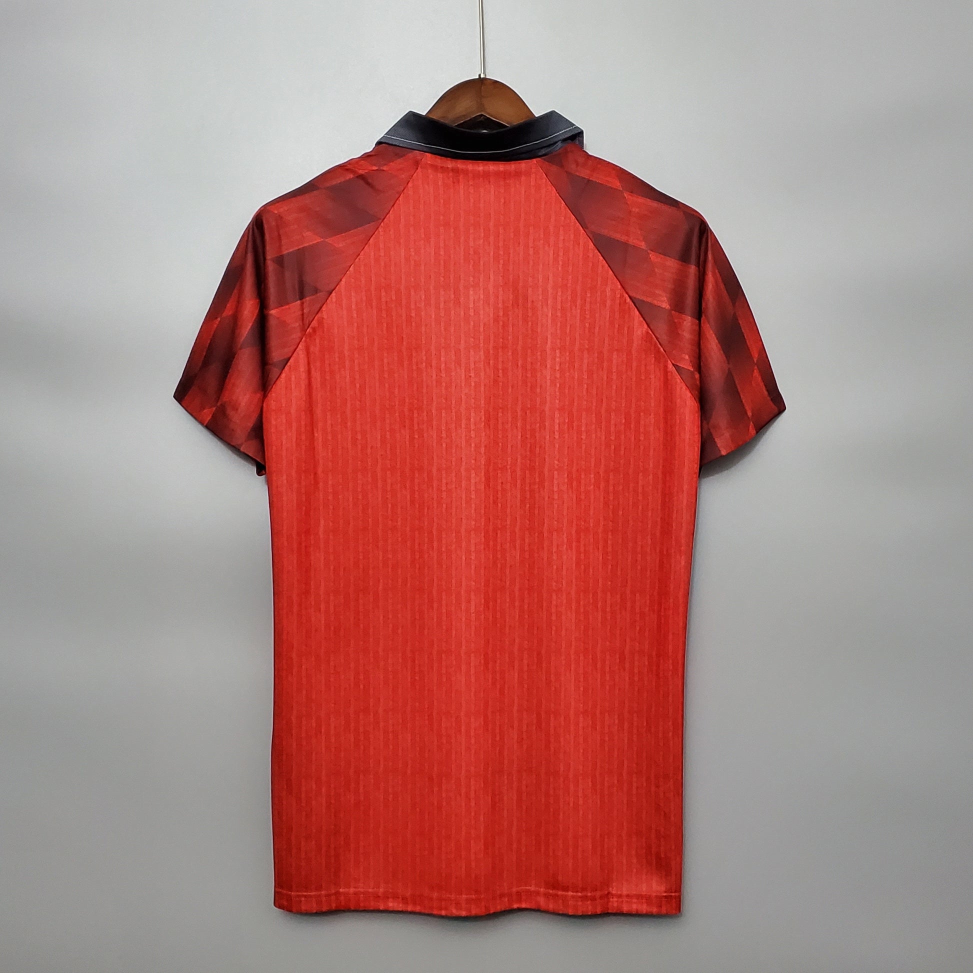Retro 1996 M-U home detail