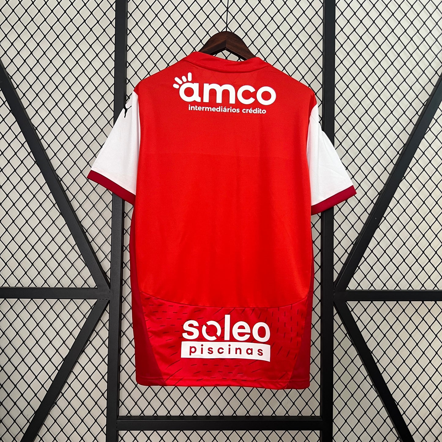 24-25 Braga home detail