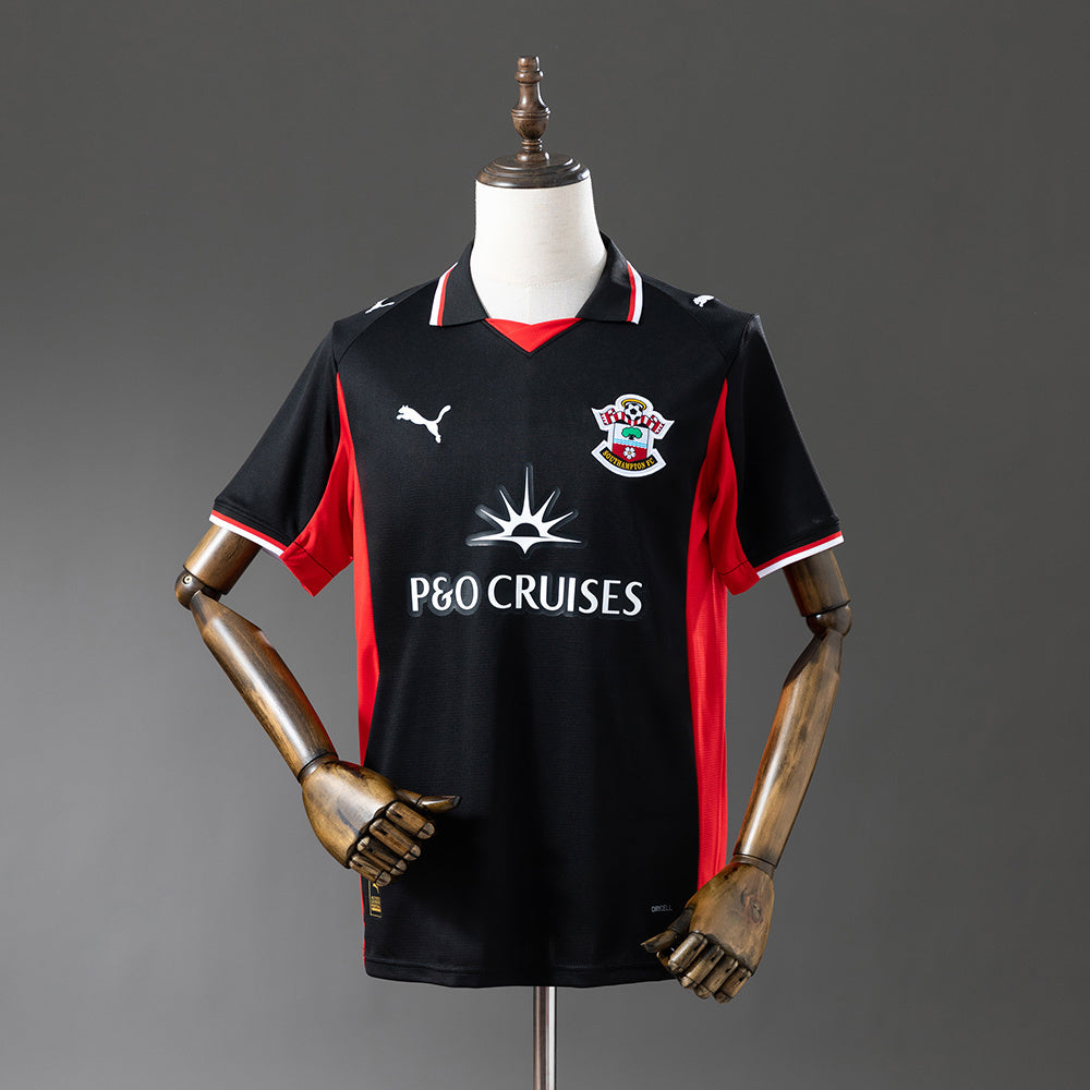 Southampton 25-26 Third Away detail